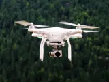 Los drones pueden usarse tanto para vigilancia de zonas como para acceder a espacios incendiados o inundados.