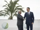 El presidente del Gobierno de España, Pedro Sánchez (d), junto al primer ministro de Portugal, Antonio Costa. Imagen de archivo.