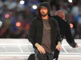 Eminem cantando en la Super Bowl de 2022.