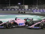 Alonso y Ocon, a punto de tocarse en el GP de Arabia Saudí de 2022.