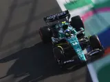 Fernando Alonso, inmerso en una vuelta al circuito de Jeddah.