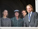 Pierre y Andrea Casiraghi junto a las princesas Alexandra y Carolina de Hannover.