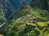 Ruinas incas de Machu Picchu en medio de un impresionante paisaje