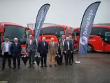 Visita del consejero Bernardo Ciriza a la nueva flota de autobuses carrozados por la empresa navarra Sunsundegui.