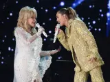 Dolly Parton y Miley Cyrus, en los Grammy de 2019.