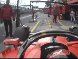 Espontáneo en el pit lane de Ferrari