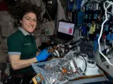 Christina Koch permaneció en la EEI durante casi un año, convirtiéndose en la astronauta mujer que más tiempo ha permanecido en el espacio.