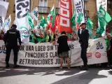 Concentración de los sindicatos de Justicia frente a la sede del ministerio de Pilar Llop.