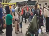 Una protesta de las estatuas humanas contra los manteros.