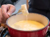 Fondue de queso suizo