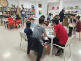 Sesión de juegos de mesa en Afim21 con grupos de chavales con y sin discapacidad intelectual.