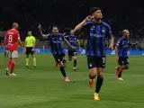 Correa celebra el tercero del Inter ante el Benfica.