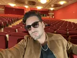 El cantante David Bustamante posa en el Teatro Albéniz, donde representa el musical de 'Ghost'.