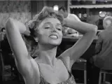 Yvette Vickers en 'El ataque de la mujer de 50 pies' (1958)