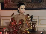 Katy Perry con vestido dorado para el concierto de la coronación de Carlos III