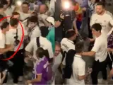 Enganchón e intercambio de golpes entre Edu Aguirre y un aficionado tras el Madrid-City