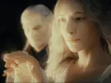 Galadriel (Cate Blanchett) con el anillo Nenya en 'El señor de los anillos'.