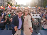Isabel Díaz Ayuso y José Luis Martínez-Almeida, este jueves, en el inicio de la campaña electoral del PP de Madrid.