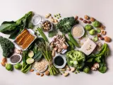 La dieta vegana solo incluye vegetales y frutas