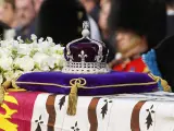 La corona de la reina madre, que lleva el diamante en disputa, se vio por última vez en su funeral, en 2002.