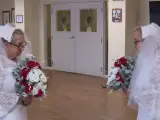 Una mujer de 77 años se casa consigo misma.