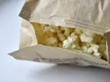 Las bolsas de papel de las palomitas sí están preparadas para resistir el calor del microondas
