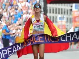 La atleta María Pérez cruzando la meta en el Campeonato de Europa de 2018 en Berlín.
