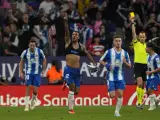Los jugadores del Espanyol celebran el gol del empate.