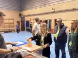 Abanderados de Vox votando en Valencia.