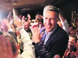 Xavier García Albiol selebrando la mayoría absoluta conseguida en Badalona.
