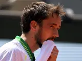 Daniil Medvedev ante Thiago Seiboth Wild en Roland Garros.