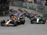 Max Verstappen y Fernando Alonso en el Gran Premio de Mónaco.