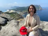 Carmen Gómez-Acebo, directora de sostenibilidad de Coca-Cola, en el Alto do Principe de las Islas Cíes, el 2 de junio de 2023.
