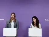 Los coportavoces de Podemos, Pablo Fernández e Isa Serra, este lunes.