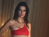Kendall Jenner con bikini rojo