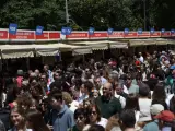 La multitud en la Feria del Libro de Madrid de 2023
