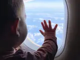 Bebé en un avión de Tap Air.