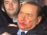 Con el reciente fallecimiento del que fue primer ministro italiano, Silvio Berlusconi, vuelven a nuestra cabeza momentos en los que el foco mediático estuvo sobre él como este tenso momento en 2009.