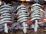 Espetos de sardinas en la playa
