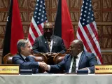 EE UU (Antony Blinken) y Papúa Nueva Guinea (James Marape) firman el Acuerdo de Cooperación de Defensa.