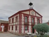 Fachada del ayuntamiento de San Cristóbal de Entreviñas