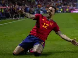 Joselu Mato celebra un gol con España.