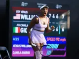Venus Williams celebra un punto en su partido frenter a Camila Giordi en Birmingham.
