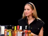 Jennifer Lawrence en 'Hot Ones'