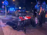 Ingresado con pronóstico grave un conductor de moto tras chocar con un coche en Madrid