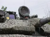 Soldado ucraniano en un tanque, en la región de Donetsk.