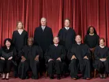 Actual composición del Tribunal Supremo de Estados Unidos (desde junio de 2022), con seis magistrados conservadores y tres progresistas.