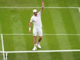 Andy Murray celebra la victoria en primera ronda de Wimbledon 2023.