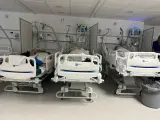 Pacientes a la espera de cama en Observación B del Hospital Clínico de Valencia, este miércoles.