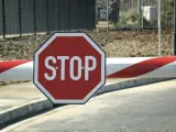 Saltarse una señal de Stop es motivo de multa.